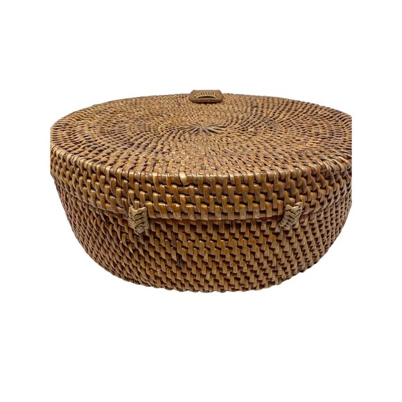 Round Woven Rattan Crossbody Bag With Leather Strap & Snap Closure - Picture 3 of 8